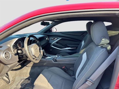 Used 2016 Chevrolet Camaro LT w/ Technology Package image 21