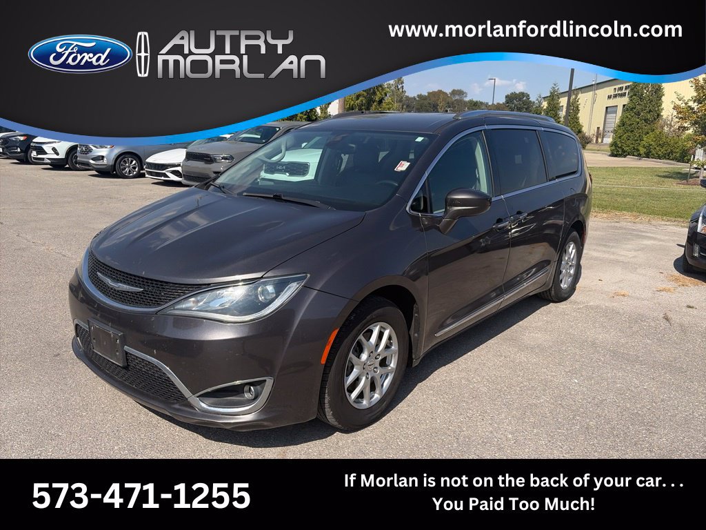 Used 2018 Chrysler Pacifica Touring-L FWD image 1