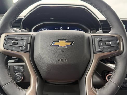 Used 2022 Chevrolet Silverado 1500 High Country w/ High Country Premium Package AWD/4WD image 17
