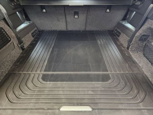 New 2026 Land Rover Range Rover Long Wheelbase SE image 32