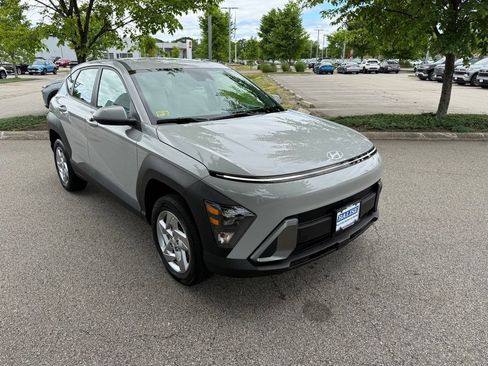 Used 2024 Hyundai Kona SE AWD/4WD image 7