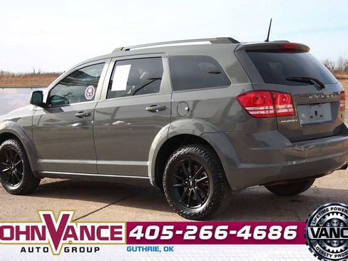 Used 2020 Dodge Journey SE w/ Blacktop Package image 6
