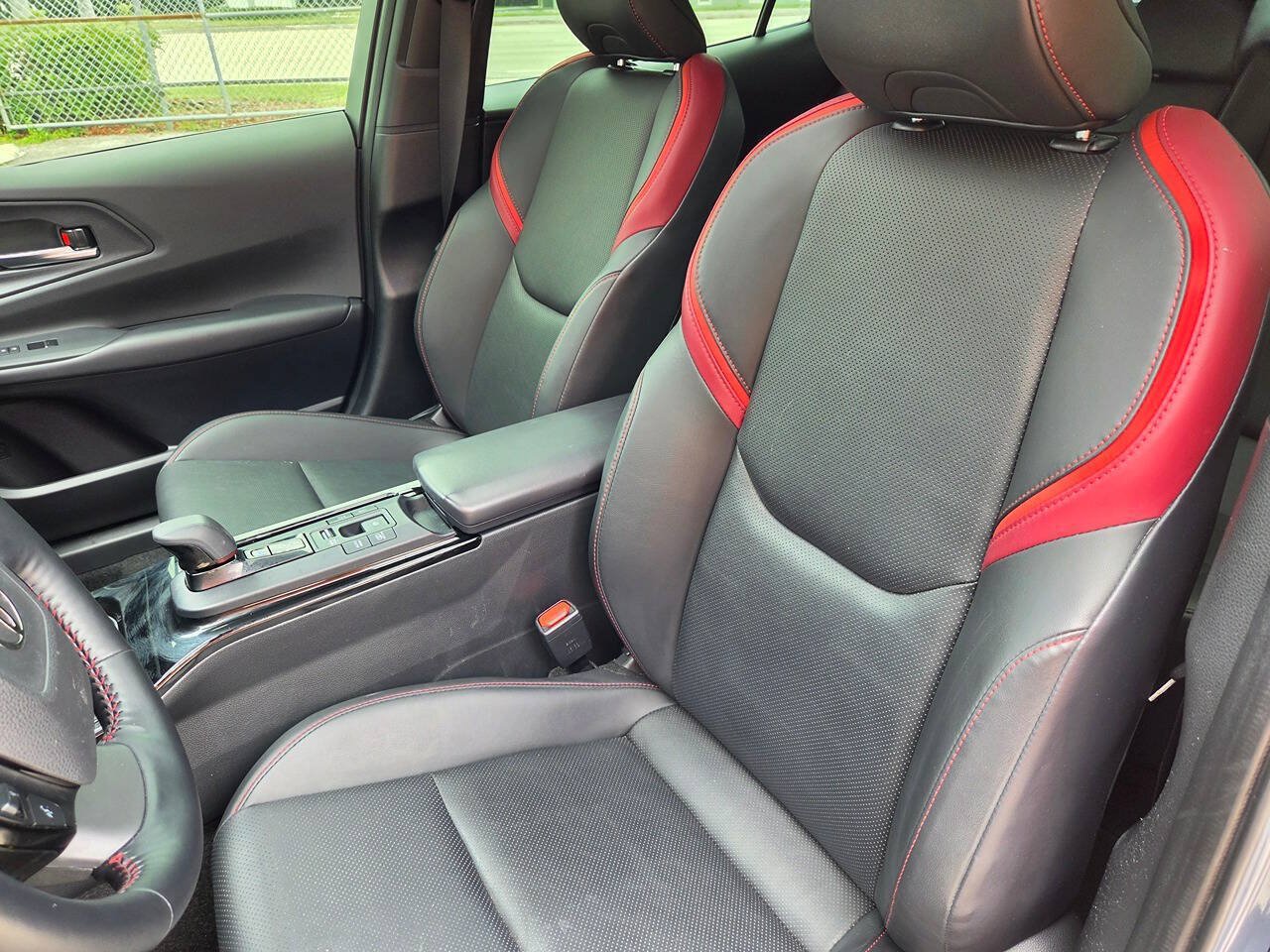 Used 2024 Toyota Prius Prime FWD image 17