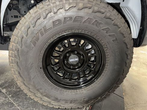 Used 2023 Ford F150 Raptor w/ Raptor 37 Performance Package image 12