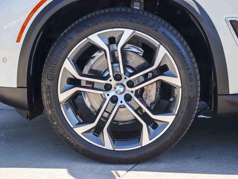 Used 2022 BMW X5 xDrive40i AWD/4WD image 9