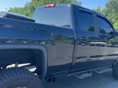 Used 2018 GMC Sierra 1500 SLT w/ All Terrain X Package AWD/4WD image 9