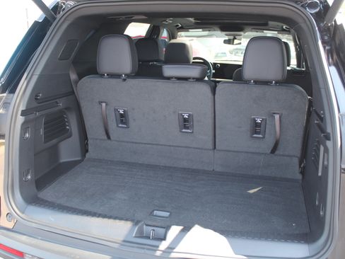 Certified 2024 Chevrolet Traverse LT w/ Enhanced Driving Package AWD/4WD image 33