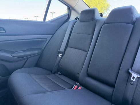Used 2025 Nissan Altima 2.5 SV FWD image 39