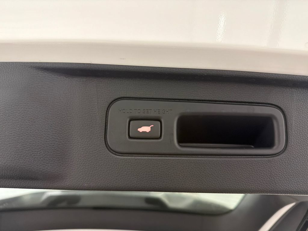 Used 2025 Honda Pilot EX-L image 21