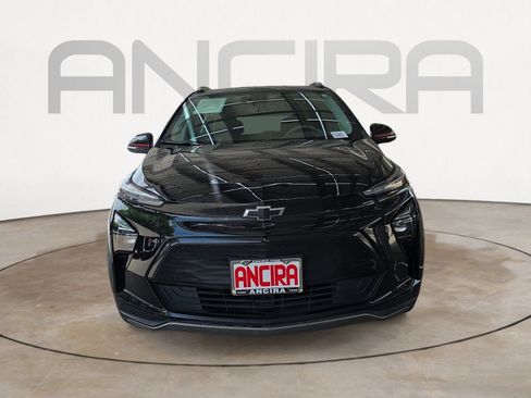 Used 2023 Chevrolet Bolt EUV Premier w/ Redline Edition image 2