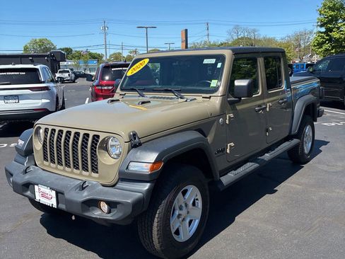 Used 2020 Jeep Gladiator Sport w/ Quick Order Package 24S AWD/4WD image 1