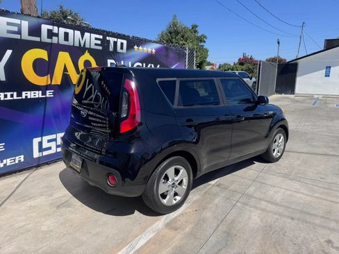 Used 2018 Kia Soul FWD image 2