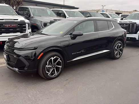 Used 2025 Chevrolet Equinox EV LT w/ Convenience Package image 2