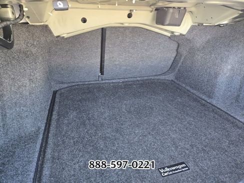 Used 2022 Volkswagen Jetta SE w/ Panoramic Sunroof Package FWD image 14