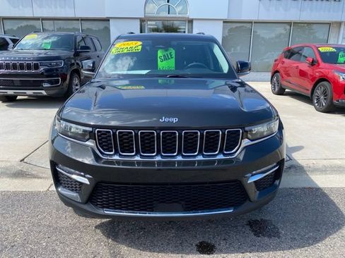 Used 2023 Jeep Grand Cherokee Limited AWD/4WD image 12