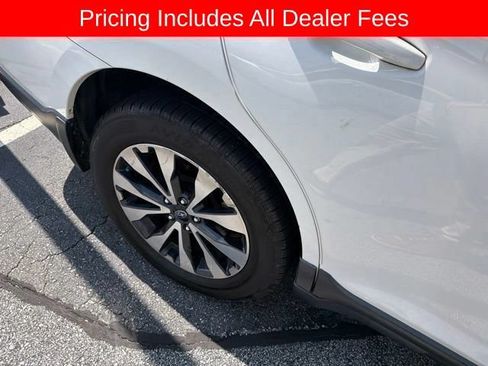 Used 2017 Subaru Outback 2.5i Limited AWD/4WD image 8