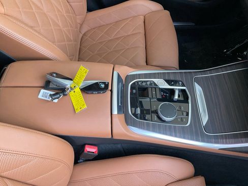Used 2024 BMW X7 xDrive40i AWD/4WD image 34