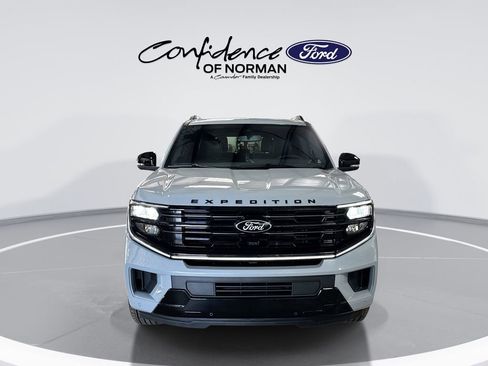 New 2026 Ford Expedition Platinum w/ Stealth Appearance Package AWD/4WD image 2