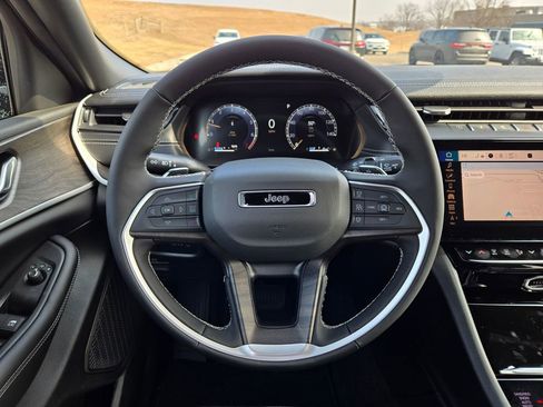 New 2026 Jeep Grand Cherokee 4WD image 17