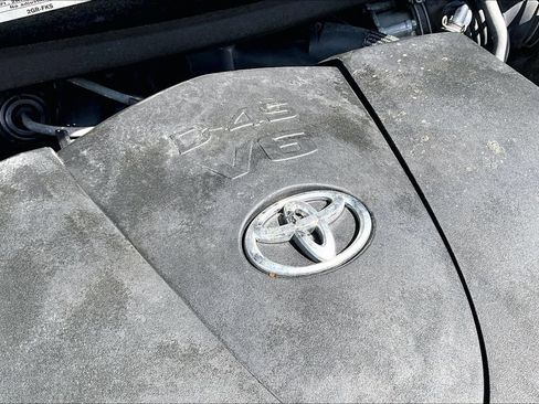 Used 2017 Toyota Sienna XLE FWD image 34
