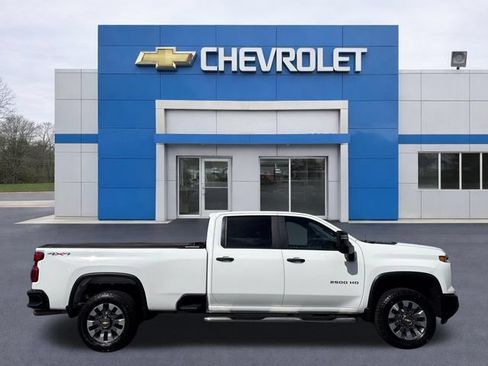 Used 2024 Chevrolet Silverado 2500 Custom w/ Custom Value Package AWD/4WD image 8
