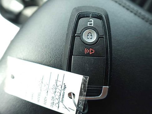 Used 2024 Ford Edge SEL image 36