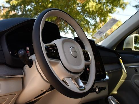 New 2026 Volvo XC90 B6 Ultra image 12