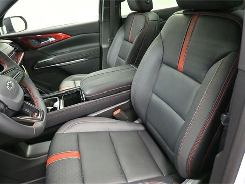 New 2026 Chevrolet Traverse RS w/ LPO, Floor Liner Package image 11