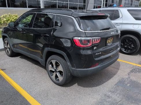 Used 2017 Jeep Compass Latitude w/ Popular Equipment Group AWD/4WD image 6