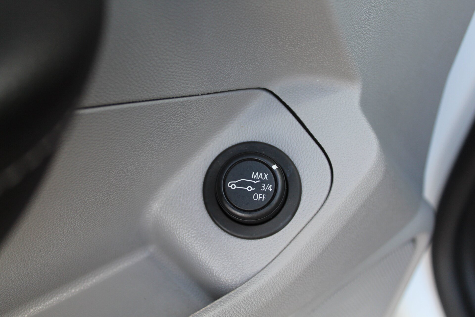 Used 2022 GMC Terrain SLT w/ Tech Package FWD image 29