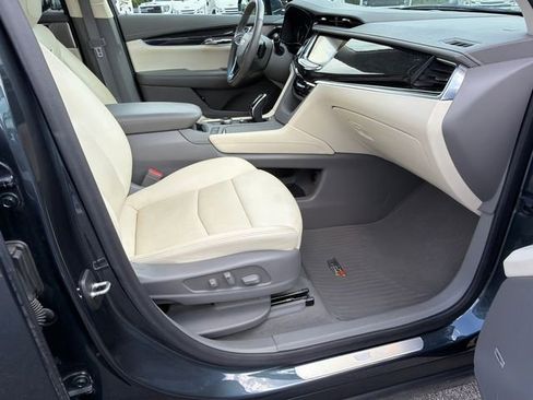 Used 2020 Cadillac XT6 Premium Luxury FWD image 13