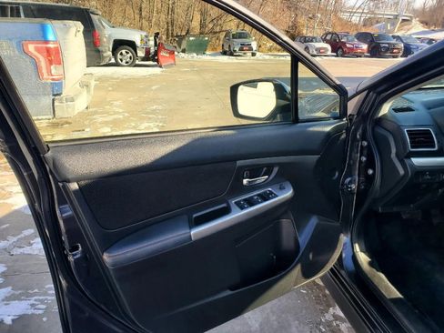 Used 2016 Subaru Crosstrek 2.0i Premium image 9