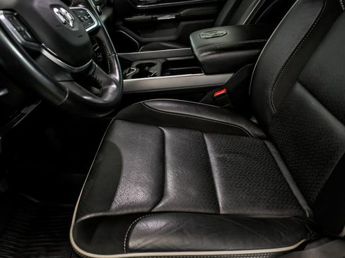 Used 2022 RAM 1500 Laramie w/ Sport Appearance Package image 13