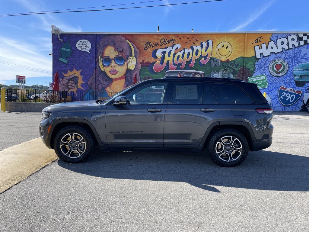 Certified 2024 Jeep Grand Cherokee Trailhawk AWD/4WD image 2
