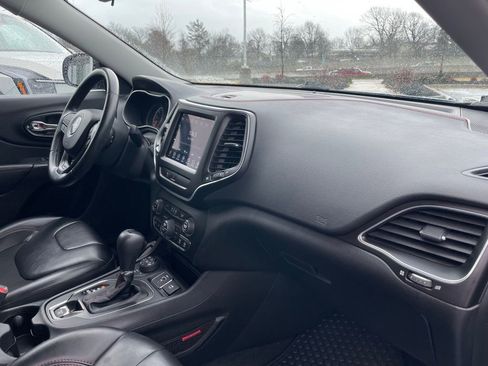 Used 2020 Jeep Cherokee Trailhawk w/ Cold Weather Group image 30