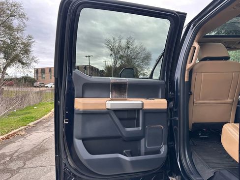 Certified 2022 Ford F250 Lariat w/ Lariat Ultimate Package image 32