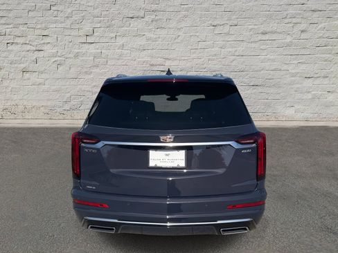 Used 2025 Cadillac XT6 Premium Luxury image 6
