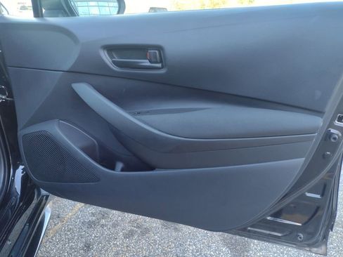 Used 2025 Toyota Corolla LE image 21