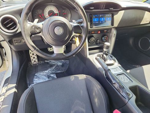 Used 2020 Toyota 86 RWD image 4