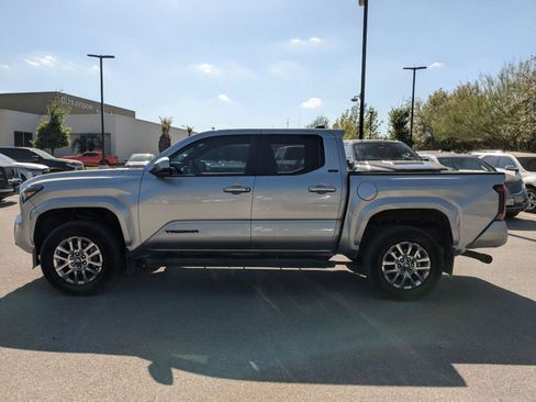 Used 2024 Toyota Tacoma SR5 image 6