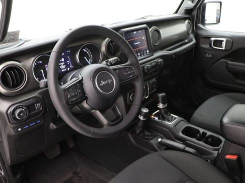 Used 2023 Jeep Wrangler Unlimited w/ Cold Weather Group AWD/4WD image 15