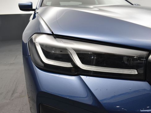 Used 2022 BMW 530i xDrive w/ M Sport Package image 6