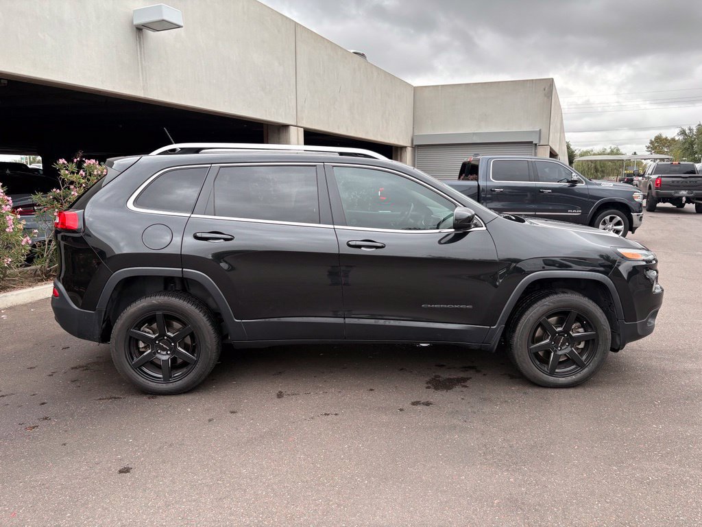 Used 2014 Jeep Cherokee Latitude w/ Trailer Tow Group AWD/4WD image 4