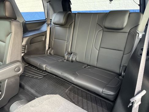 Used 2019 Chevrolet Tahoe Premier w/ RST 6.2L Performance Edition AWD/4WD image 18