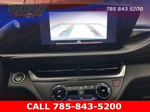 Used 2024 Buick Envista Preferred w/ Convenience I Package image 8