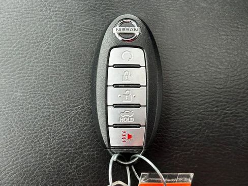 Used 2016 Nissan Maxima Platinum w/ Interior Lighting Package FWD image 34