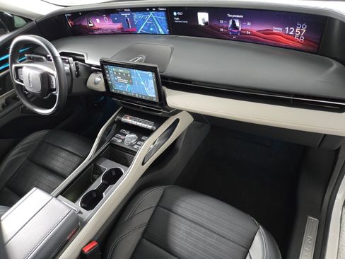 Used 2024 Lincoln Nautilus Reserve w/ Equipment Group 202A image 19