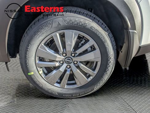 New 2025 Nissan Pathfinder SV w/ SV Premium Package image 10