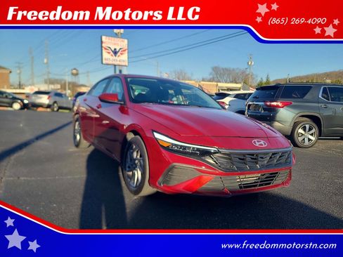 Used 2024 Hyundai Elantra SEL image 1