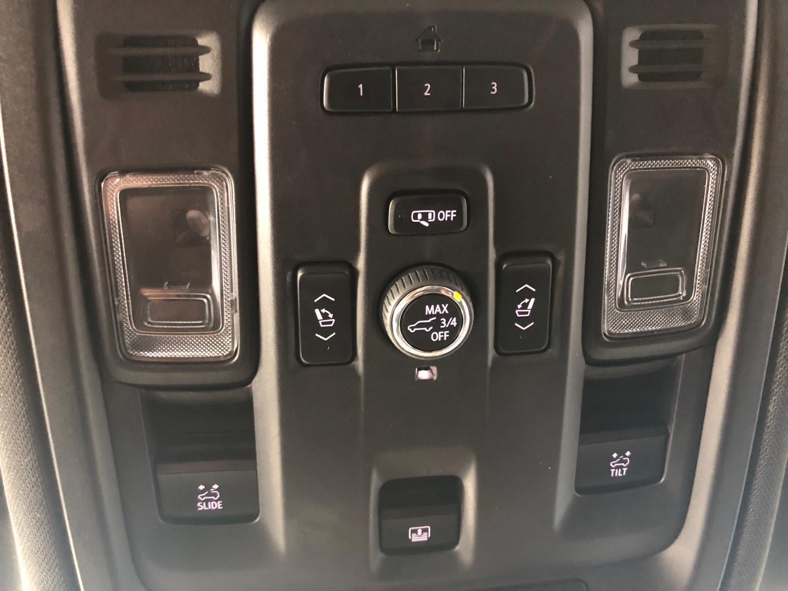 Used 2023 Chevrolet Suburban Z71 w/ Luxury Package AWD/4WD image 23